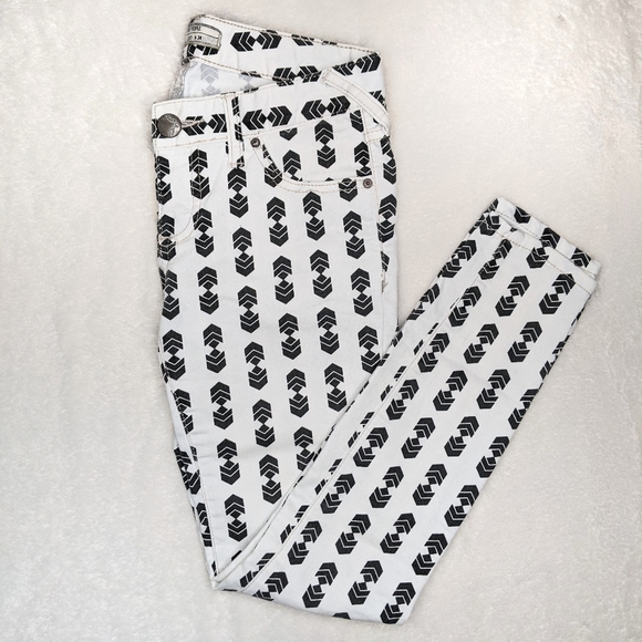 Free People White Black Jeans Geometric Pattern - Picture 2 of 7